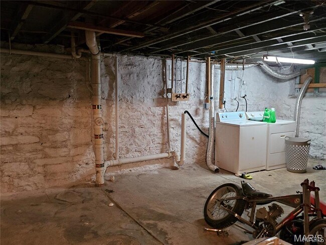 Building Photo - 3807 Potomac St