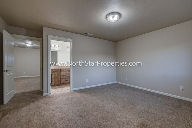 Building Photo - 20916 NE High Desert Ln