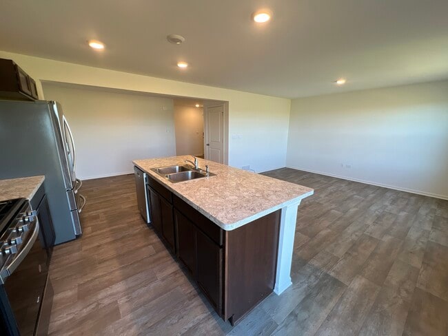 Building Photo - 7615 Violet Ln