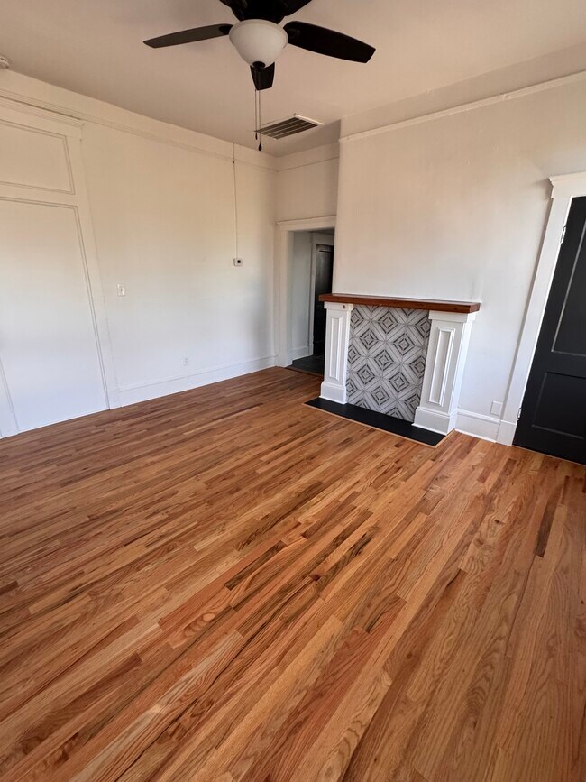 Living Room - 2115 Lincoln St