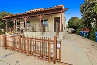 Building Photo - Beautiful and Spacious 3 Bedroom Apartment Home in Boyle Heights