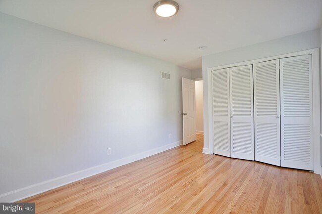 Building Photo - 316 Farm Rd