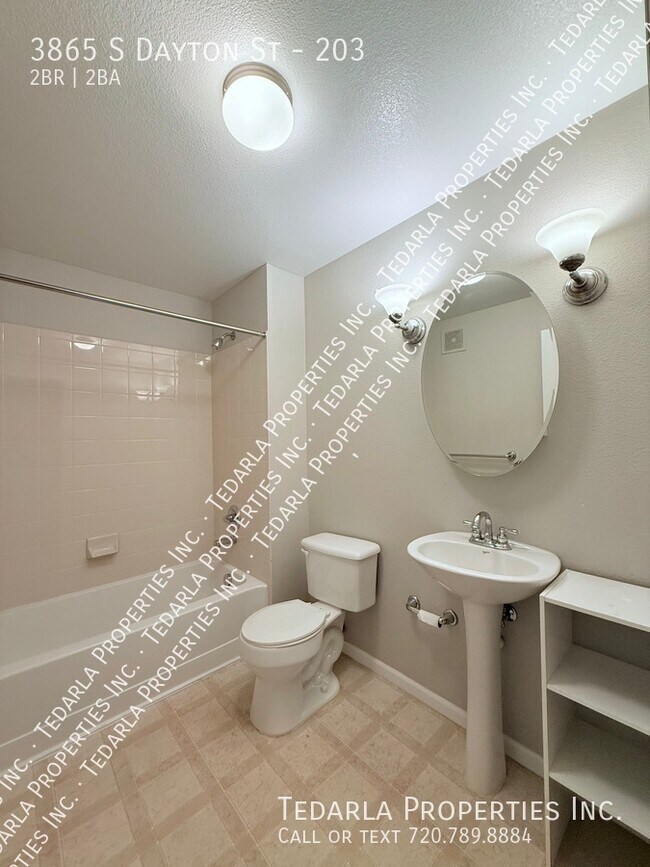 Building Photo - 3865 S Dayton St