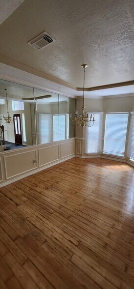 Building Photo - 503 Taskwood Dr