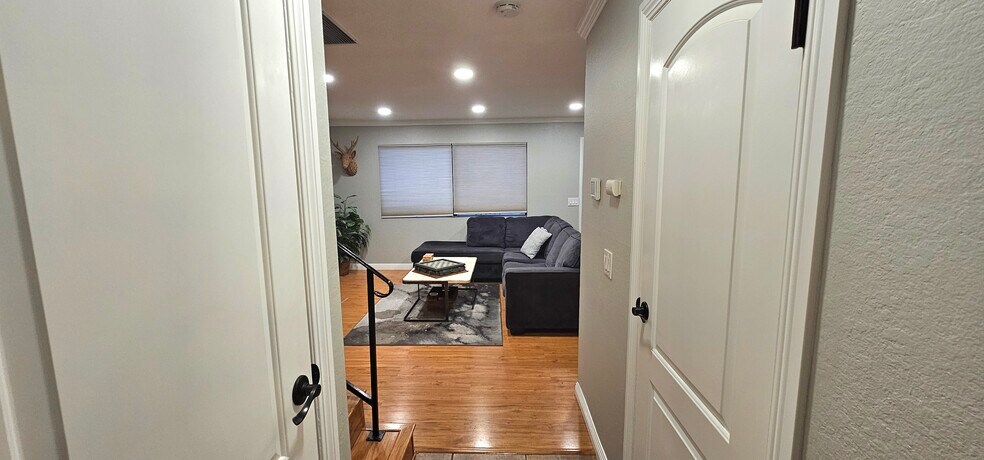Hallway Between Living Room and Kitchen - 1910 W Palmyra Ave