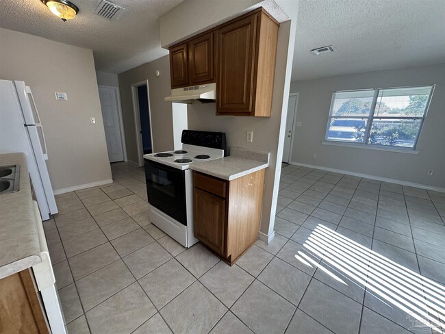 Building Photo - 676 S 72nd Ave