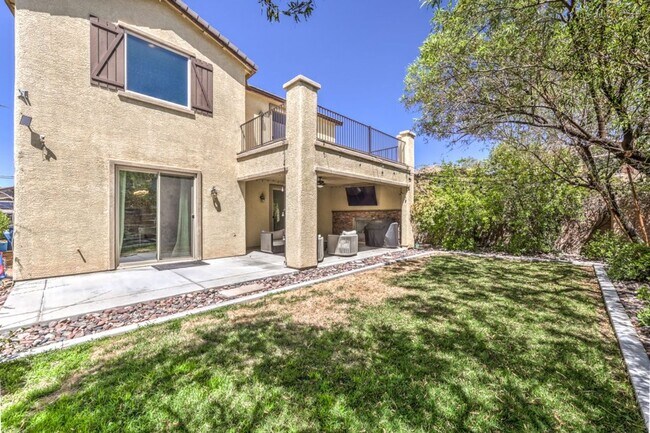 Building Photo - Elegant 5-Bedroom Henderson Home in the Heart of Green Valley