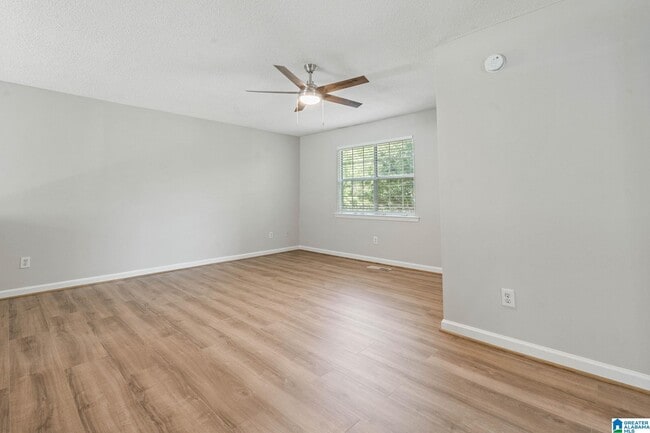 Building Photo - 205 Brookhollow Dr