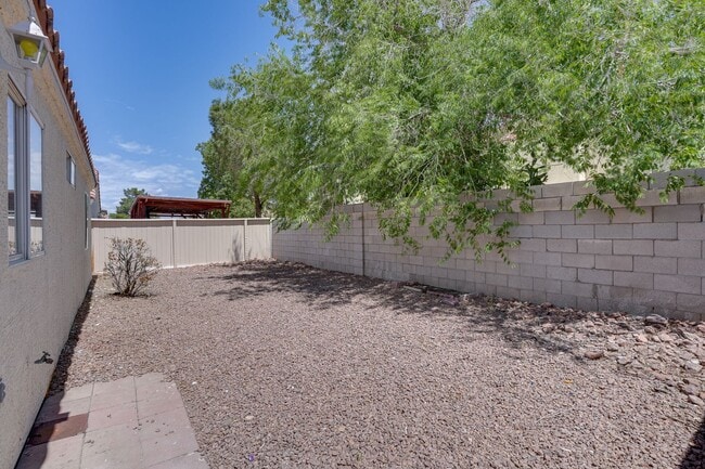 Building Photo - Single-Story Silverado Ranch Home with Spacious Open Layout