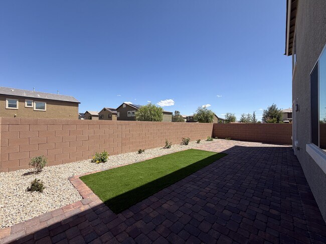 Building Photo - 10138 Daleview St
