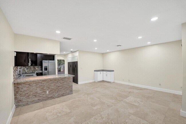 Building Photo - 949 Jade Ct