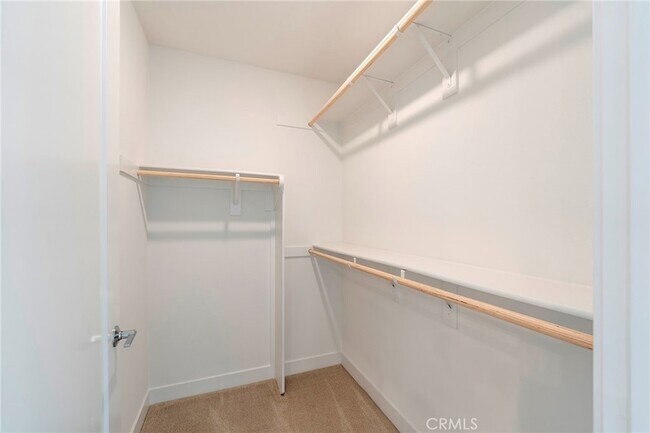 Building Photo - 3211 Rivington