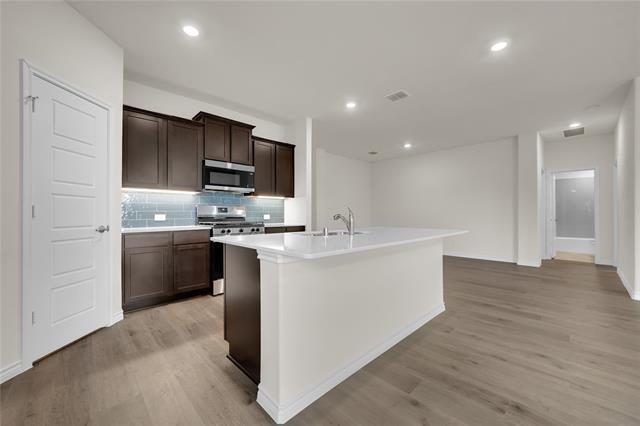 Building Photo - 2044 Hearn Dr