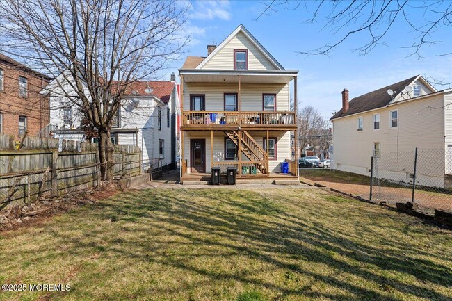 Building Photo - 104 Welton St