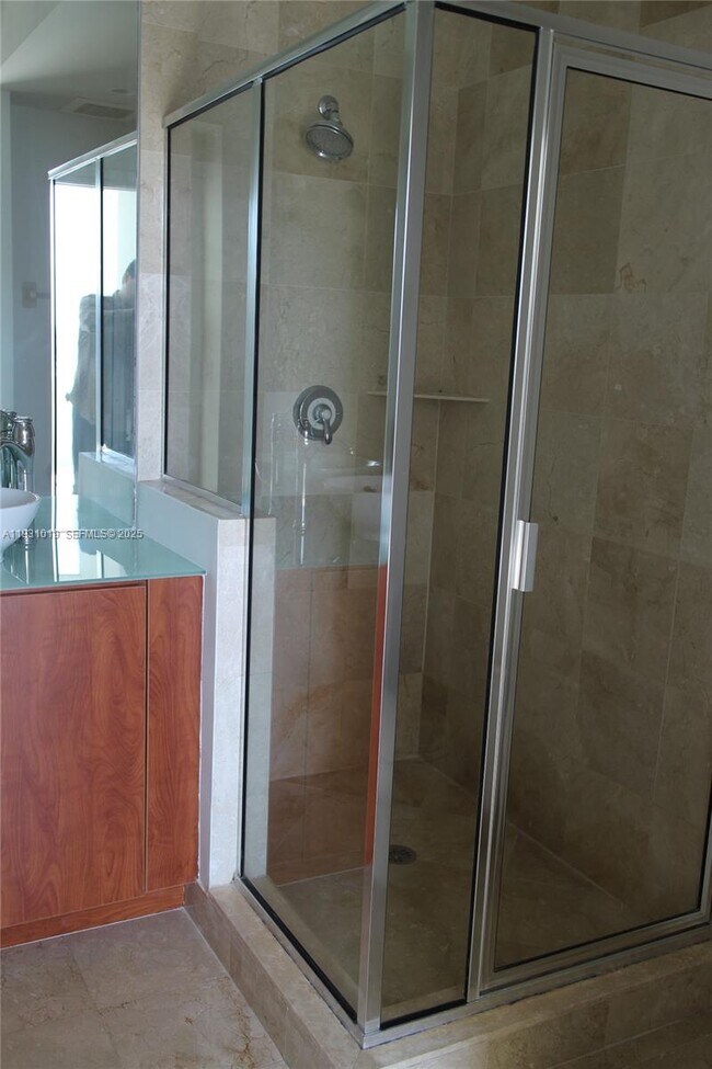 Building Photo - 315 NE 3rd Ave