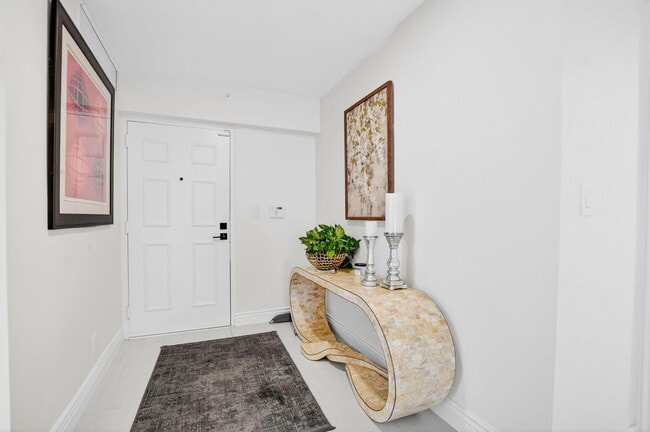 Building Photo - 7233 Promenade Dr