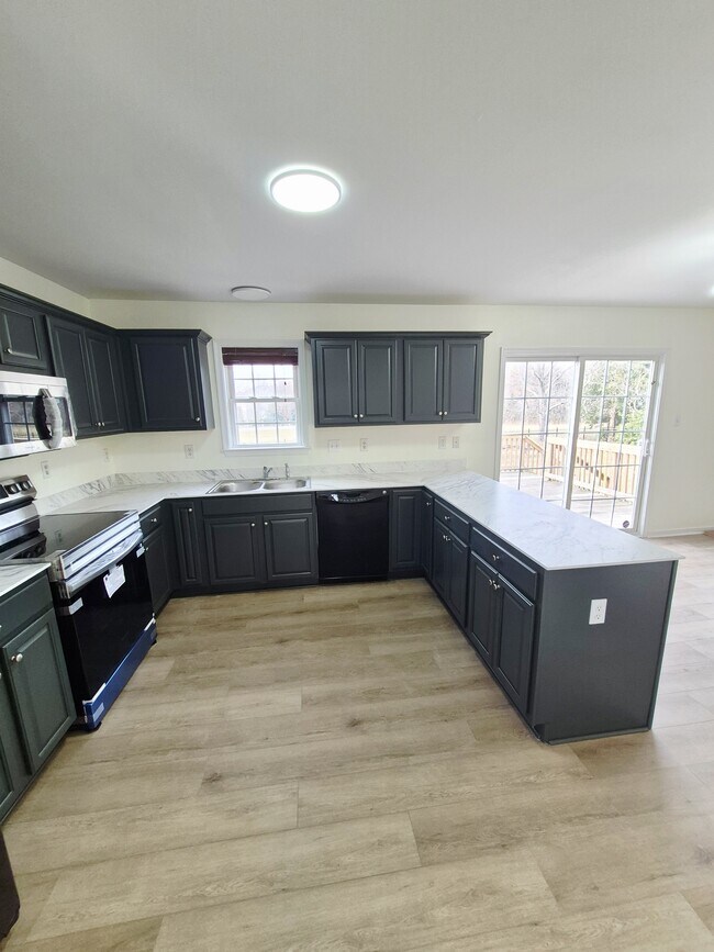 Building Photo - 7221 Oakmere Ct