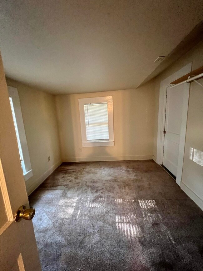 Building Photo - 223 W 5th Ave