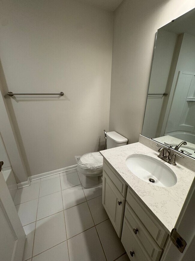 Building Photo - Beautiful 3 Bedroom 3.5 Bath in Sewickley, PA!