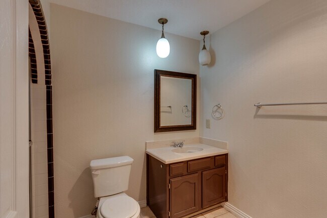 Building Photo - COMING SOON - FANTASTIC NORTH BEDFORD LOCATION