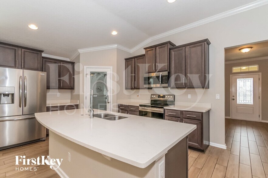 Building Photo - 10112 Bengal Fox Dr