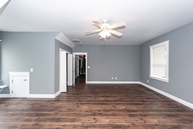 Building Photo - 115 Blackwater Dr