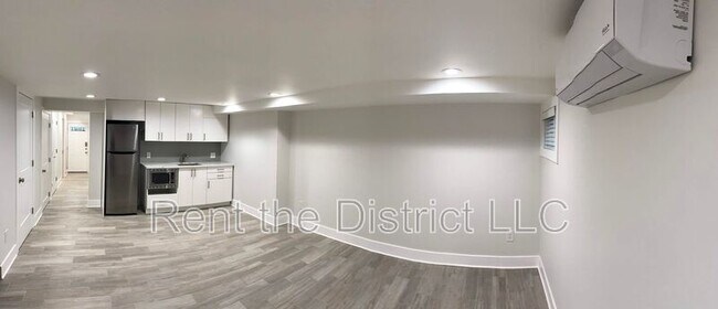 Building Photo - 1316 Staples St NE