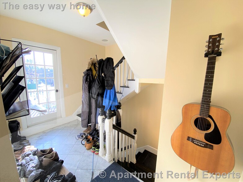 Building Photo - 381 Highland Ave