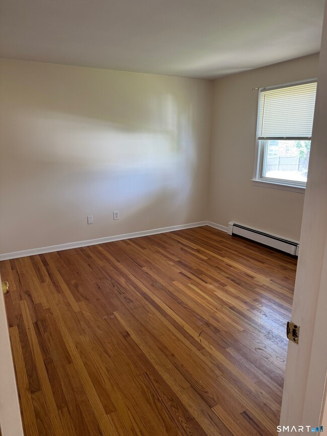 Building Photo - 855 Black Rock Tpke