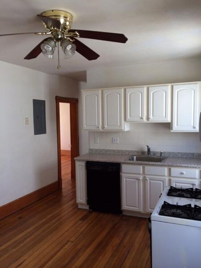 Building Photo - 47 Litchfield St