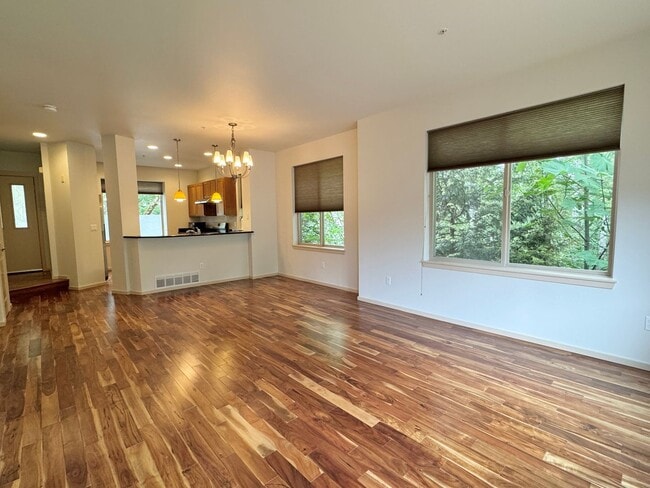 Building Photo - 3bd/3ba Issaquah Townhouse