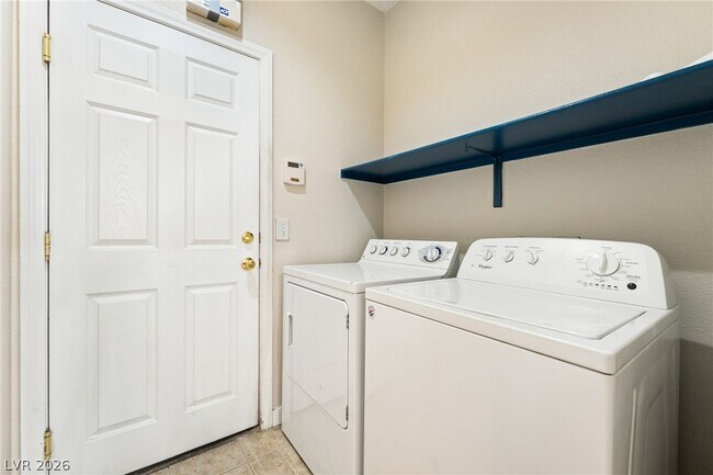 Building Photo - 3668 Sanwood St