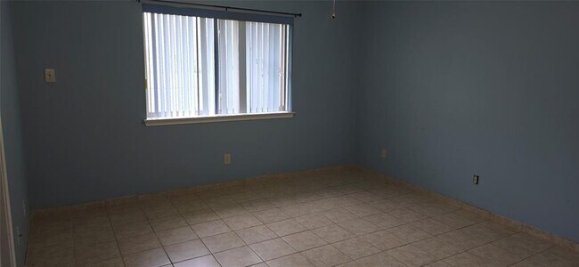 Building Photo - 125 Kelly Ln