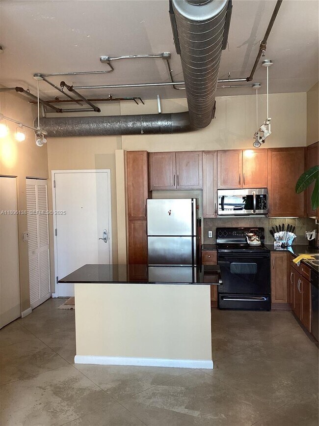 Building Photo - 2001 Biscayne Blvd