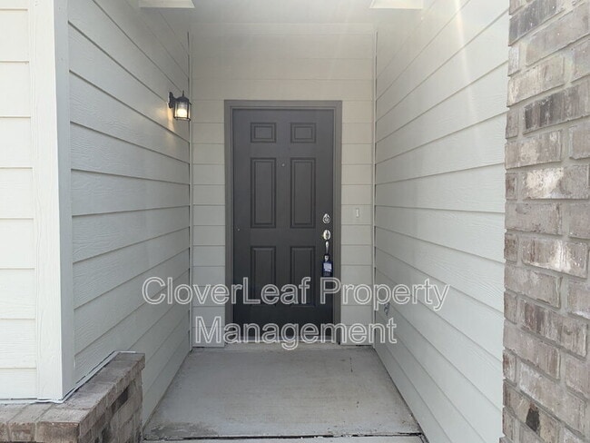 Building Photo - 708 Stonemanor Bay