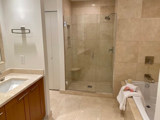 Building Photo - 60 E Monroe St