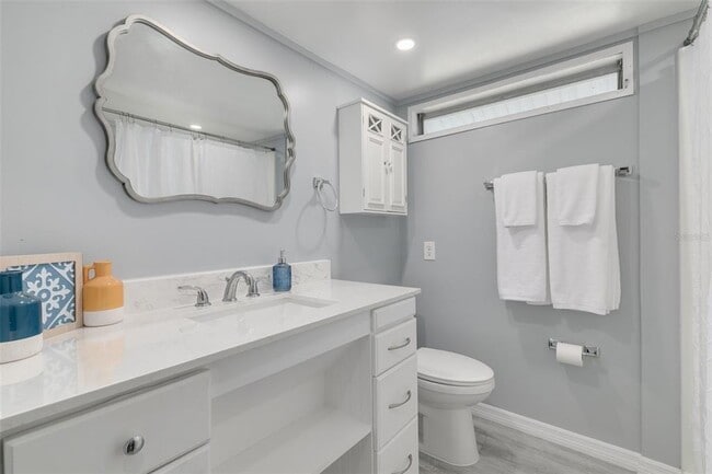 Building Photo - 7815 Greenlawn Dr