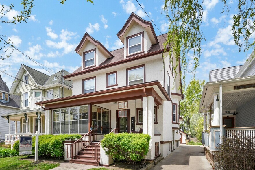 Primary Photo - 1238 Spaight St