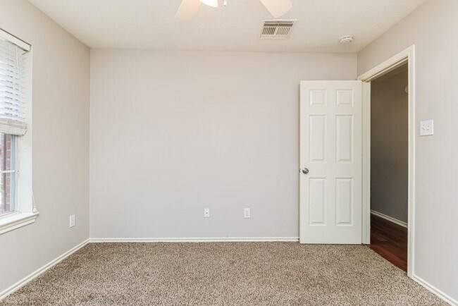 Building Photo - 6718 Rockwall Trail Dr
