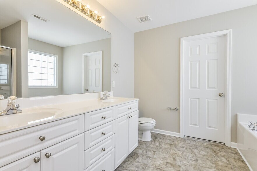 Building Photo - 1233 Braemar Highland Dr