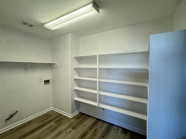 Building Photo - 11811 Madison Kendall Ln