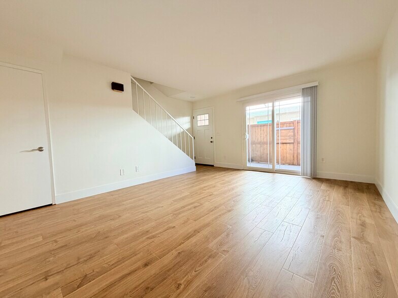 Living room - 310 20th St