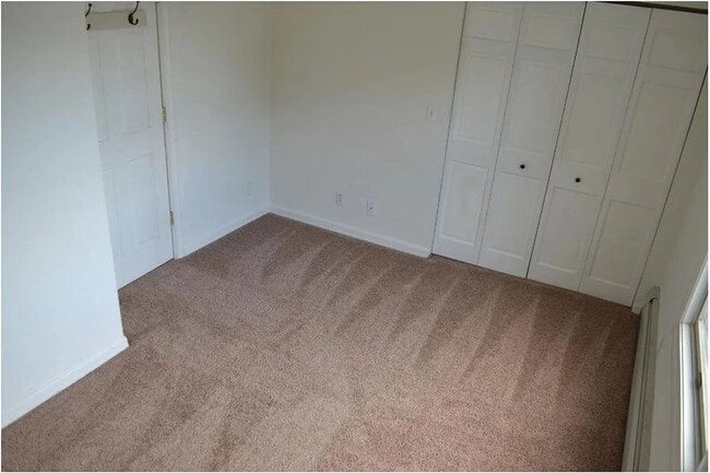 Building Photo - Amazing 5 Bedroom Single Home in SE!! ($50...