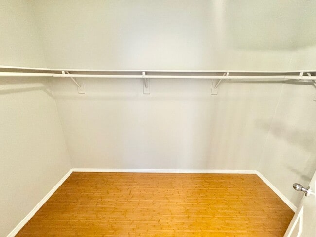 Building Photo - LIMITED TIME ONLY: $500 OFF 2ND MONTH'S RENT -MOVE IN W/IN TWO WEEKS TO TAKE ADVANTAGE of this Be...