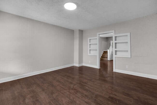 Building Photo - 409 N Oakland Ave