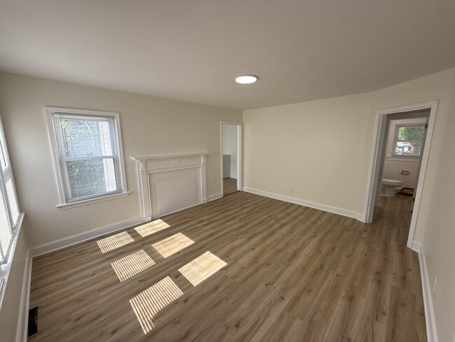 Building Photo - 913 Glenwood Ave