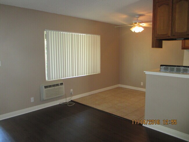 Building Photo - 2114 S Mallul Dr