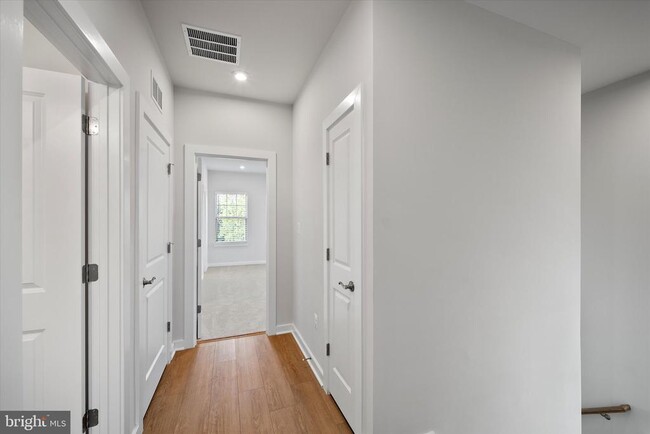 Building Photo - 1051 Venifena Terrace SE