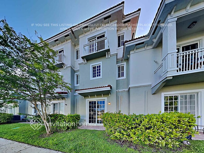 Building Photo - 2842 SW 81st Ave