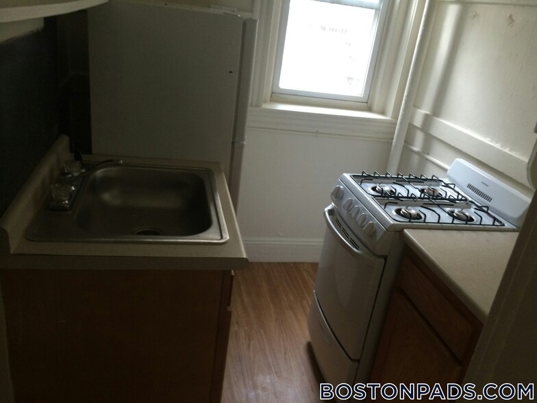 Building Photo - 1175 Boylston St